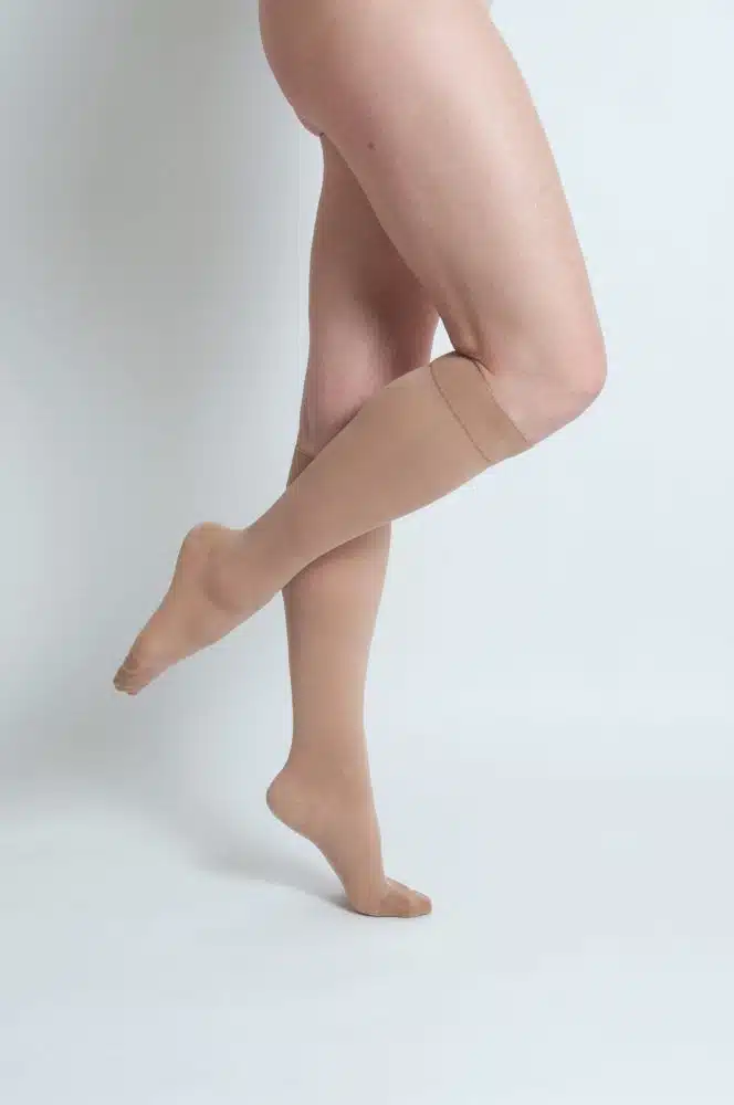 Medias cortas piernas cansadas de fácil colocación - Imagen 11