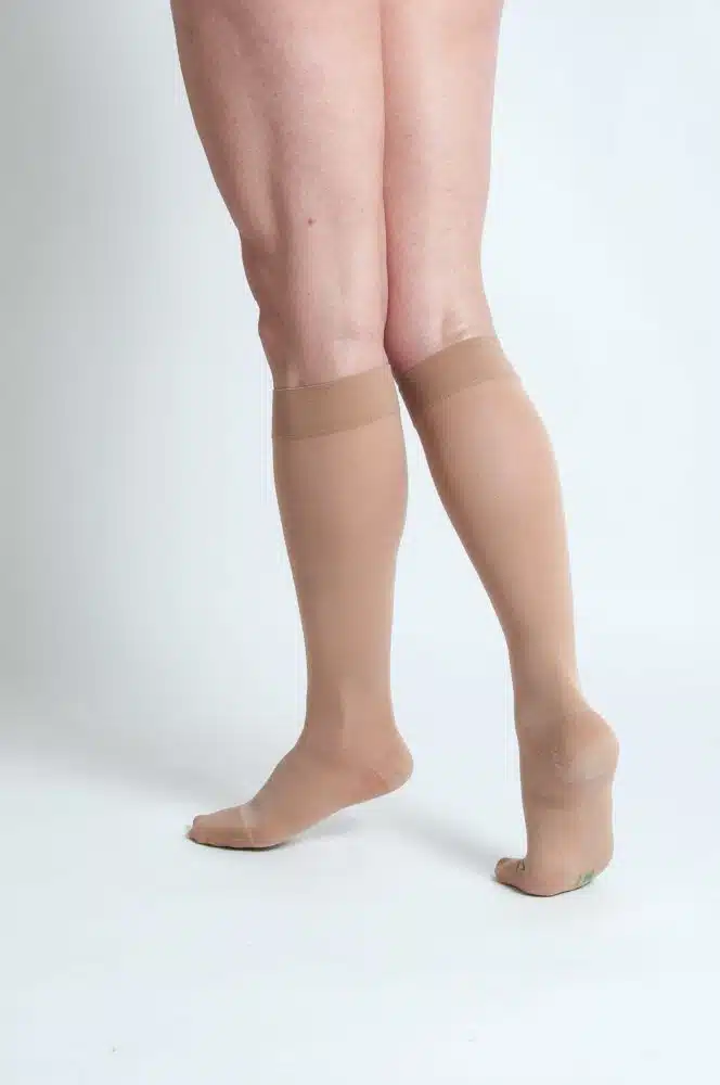 Medias cortas piernas cansadas de fácil colocación - Imagen 10