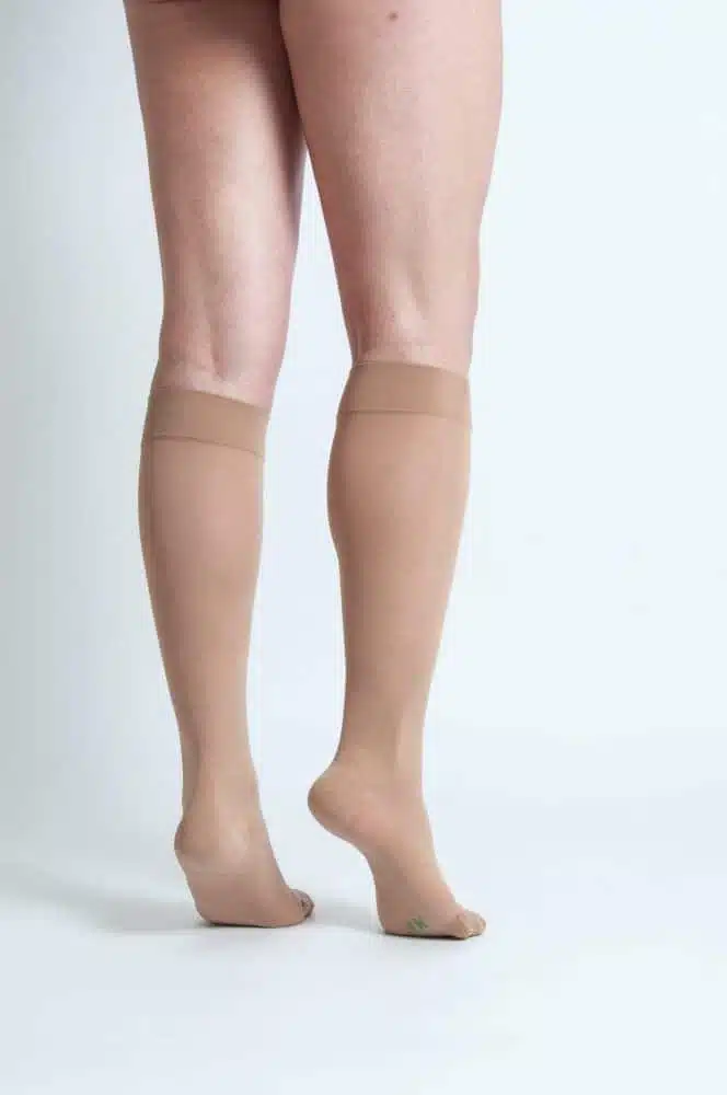 Medias cortas piernas cansadas de fácil colocación - Imagen 9