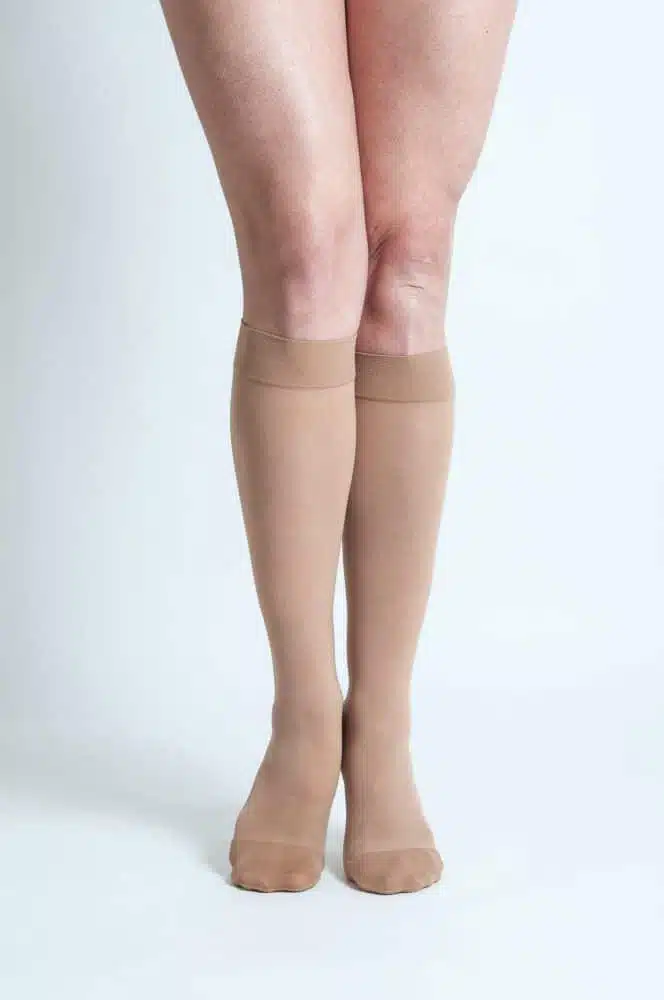 Medias cortas piernas cansadas de fácil colocación - Imagen 8