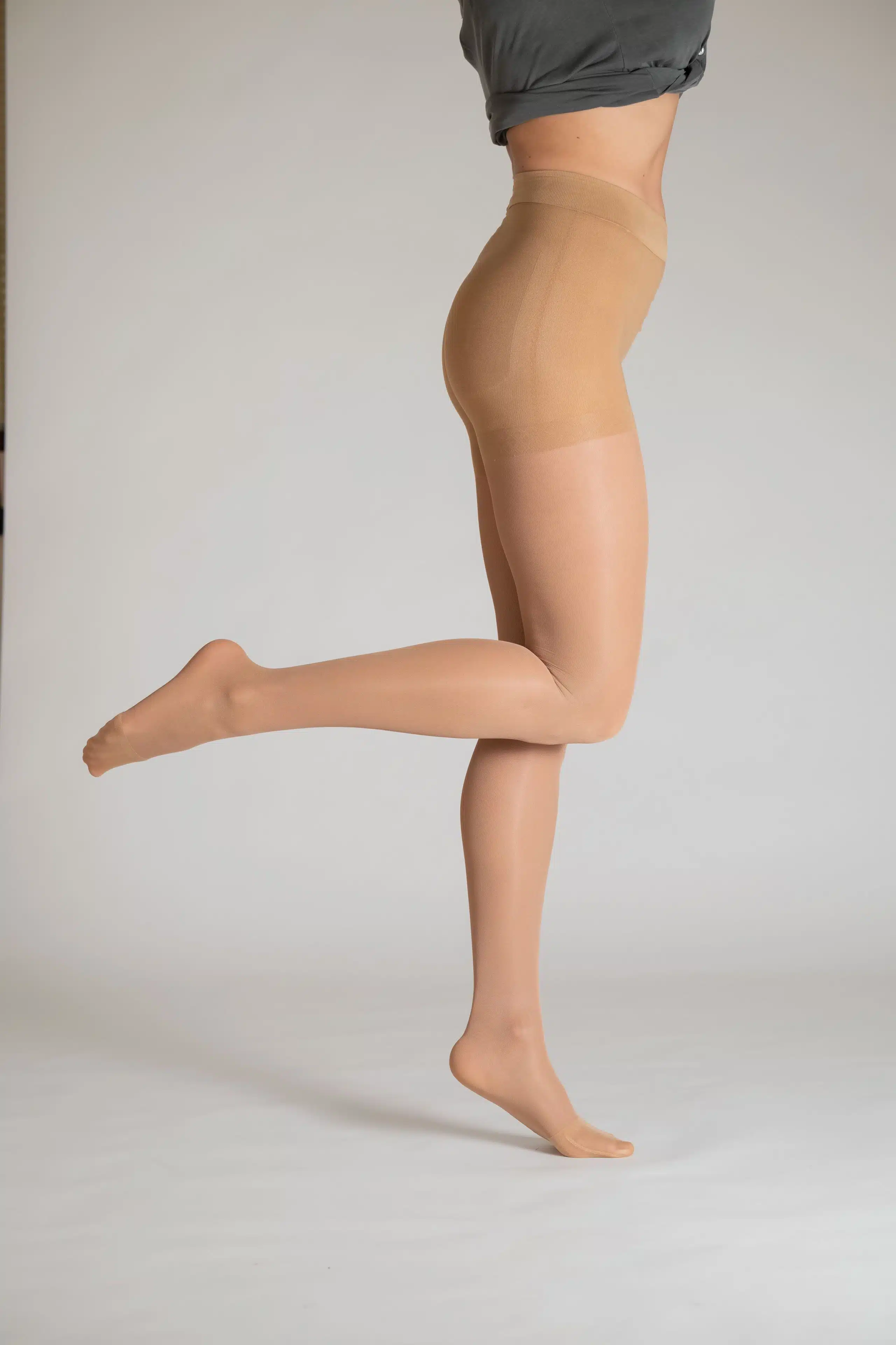 Panty fino para piernas cansadas